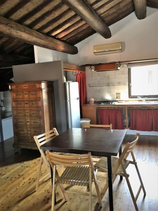 Romantic Studio In The Historical Heart Of Padova Bagian luar foto