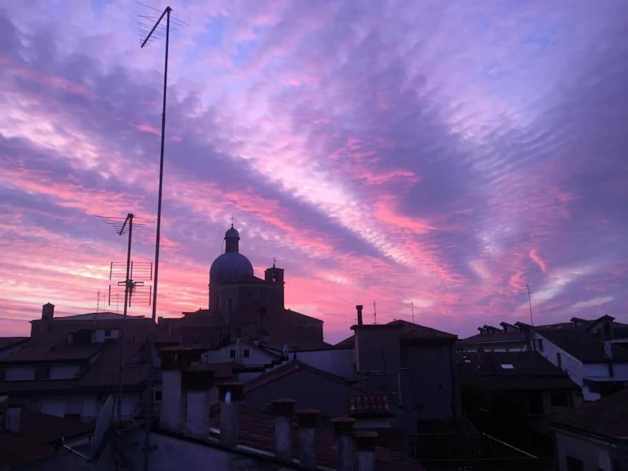 Romantic Studio In The Historical Heart Of Padova Bagian luar foto